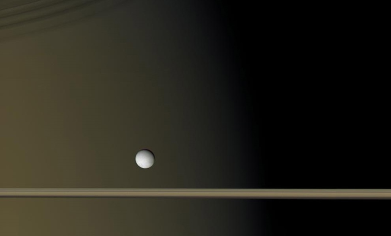 Спутник Сатурна Энцелад